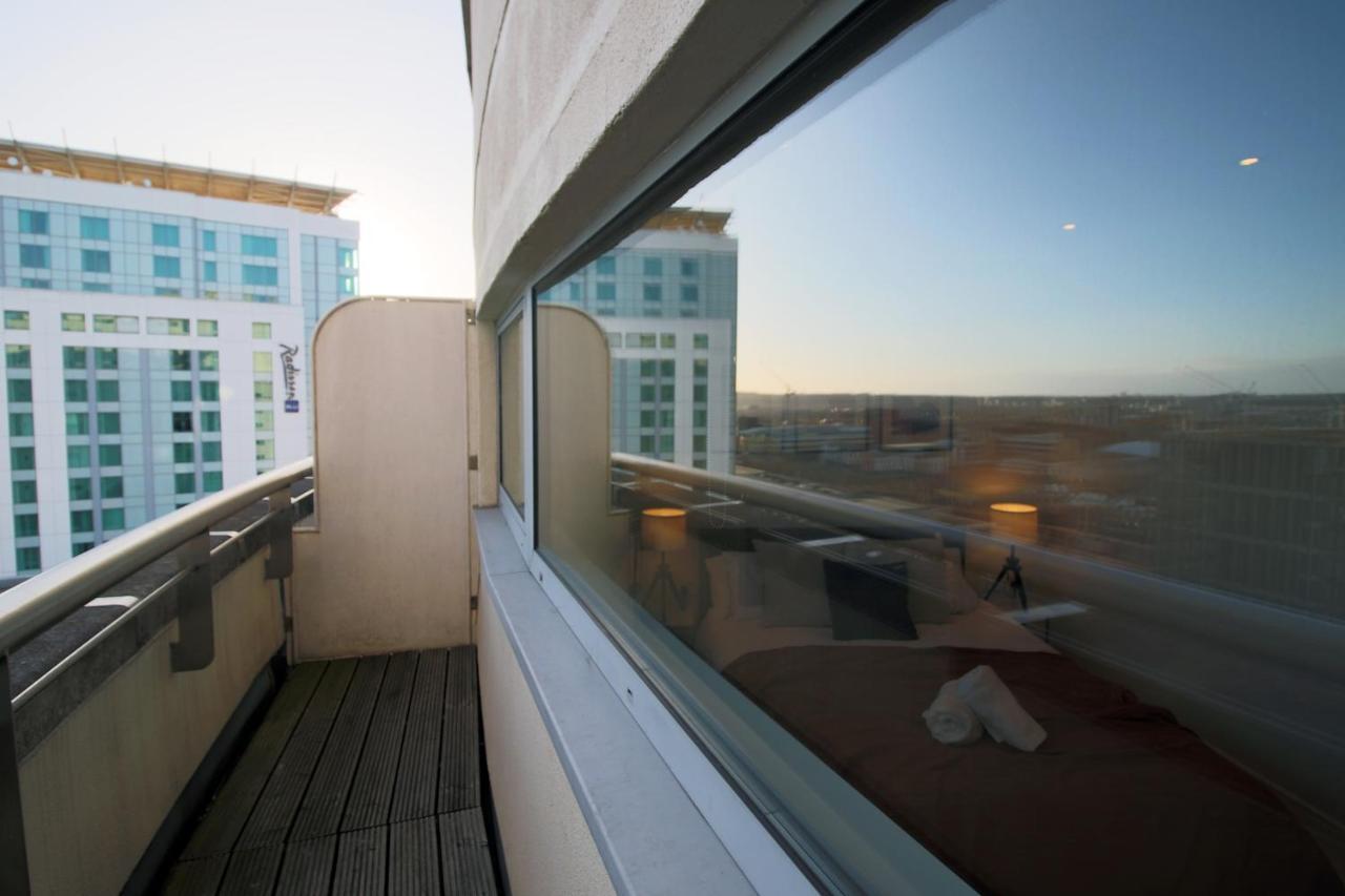 The Skyline - Luxury City Centre Flat With Designated Parking Cardiff Exterior foto
